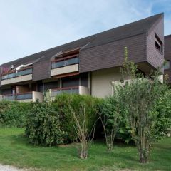 Appartement de 2.5 pièces au rez suppérieur avec balcon