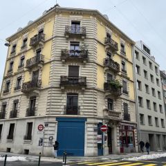 Bel appartement de 3 pièces au rez-de-chaussée.