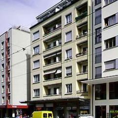 Bel appartement 3 pièces + chambrette avec balcon au 2ème étage.