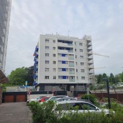 Appartement rénové de 4 pièces au rez-de-chaussée,.