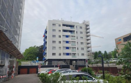 Appartement rénové de 4 pièces au rez-de-chaussée,.