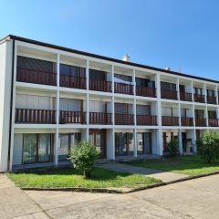 Bel appartement de 5 pièces au 1er étage avec un balcon