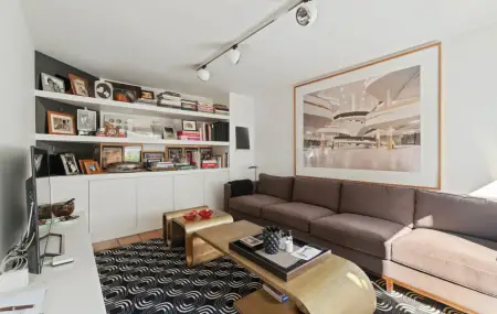 Maison de charme rénovée et meublée de 8 pièces à Meinier