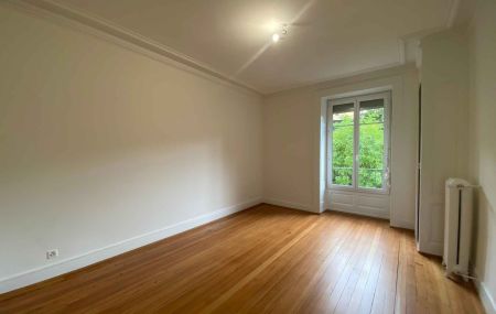 Magnifique appartement de 6 pièces rénové vue lac proche quai Wilson