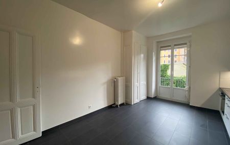 Magnifique appartement de 6 pièces rénové vue lac proche quai Wilson