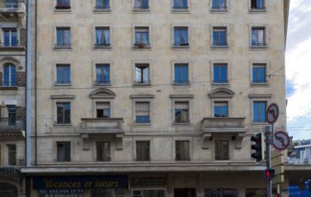 Joli deux pièces de 43 m2 à louer Centre Ville, rive droite.