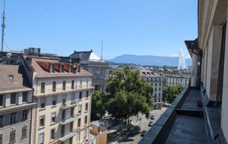 Joli deux pièces de 43 m2 à louer Centre Ville, rive droite.