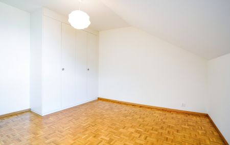 Dans un cadre de vie charmant au coeur de Carouge.  Appartement de 4.5 pièces au 3ème étage