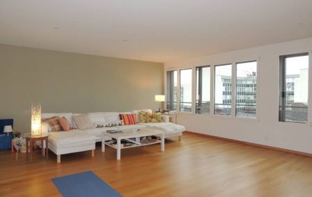 Appartement traversant (2 chambres à coucher) avec vue imprenable sur le lac