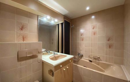 Appartement de 5 pièces avec balcons à Malagnou