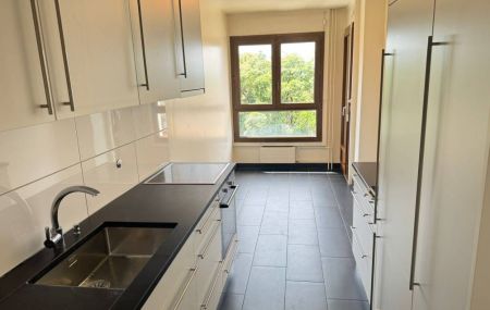 Appartement de 6 pièces au 3ème étage d'env. 116m2