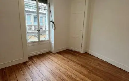 Appartement de 3 pièces - visite groupé sans inscription le 8 septembre 2025 à 18h00 devant l'immeuble