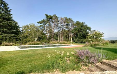 EXCEPTIONNELLE VILLA NEUVE AVEC VUE LAC