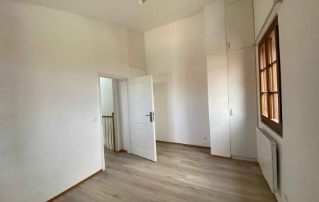 Maison de village rénovée de 8 pièces à Plan-les-Ouates