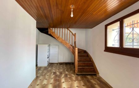 Maison de village rénovée de 8 pièces à Plan-les-Ouates