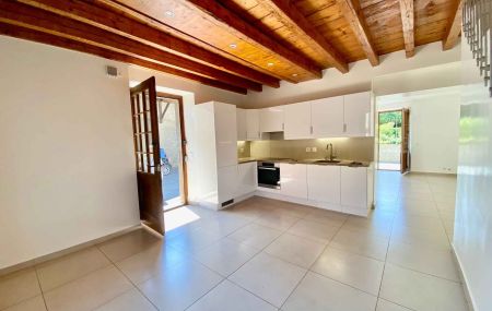 Maison de village jumelée de 6 pièces avec jardin à Veyrier