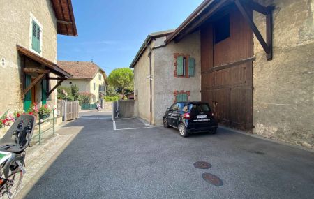 Maison de village jumelée de 6 pièces avec jardin à Veyrier