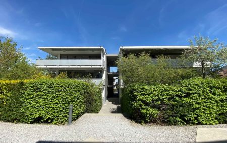 Spacieux appartement de 6 pièces avec grand balcon à Veyrier