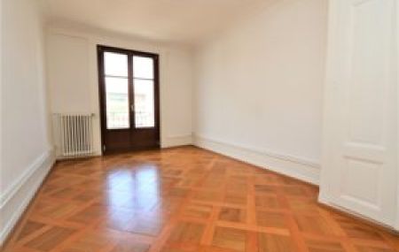 Appartement de 3 pièces avec balcons à la Servette