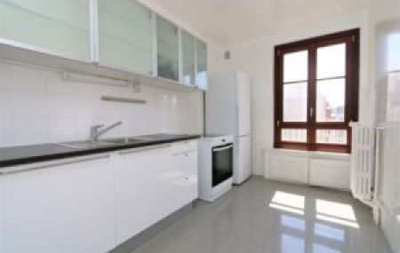 Appartement de 3 pièces avec balcons à la Servette