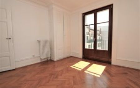 Appartement de 3 pièces avec balcons à la Servette