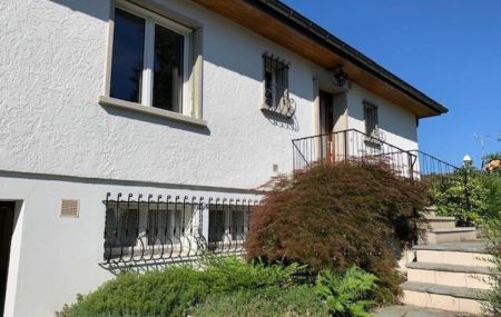 Jolie villa mitoyenne à Vessy