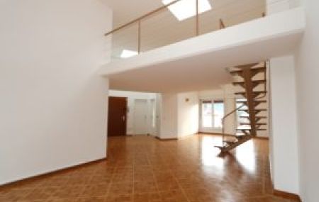 Appartement de 5 pièces en attique avec mezzanine et terrasse à Thônex