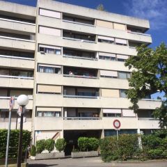 Appartement de 3 pièces au 4ème étage de 46m2 environ.
