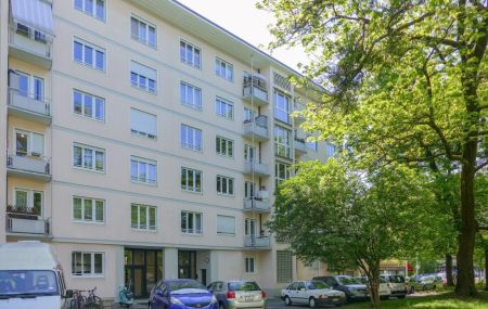 Logement de 4 pièces de 69 m2 au 3ème étage avec une cave.