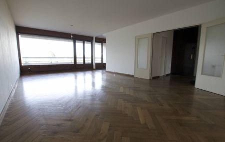 Spacieux appartement de 5 pièces avec balcons à Champel