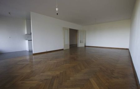 Spacieux appartement de 5 pièces avec balcons à Champel