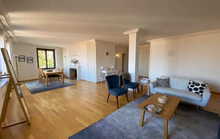 Magnifique appartement de 6 pièces à la Vieille Ville avec échappée sur le lac