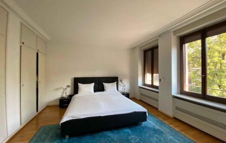 Magnifique appartement de 6 pièces à la Vieille Ville avec échappée sur le lac