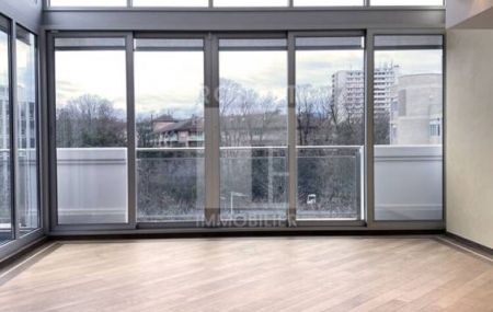 OPPORTUNITEE A SAISIR Appartement 5 pièces au 6ème étage - env. 127 m2 avec cachet.