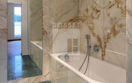 OPPORTUNITEE A SAISIR Appartement 5 pièces au 6ème étage - env. 127 m2 avec cachet.