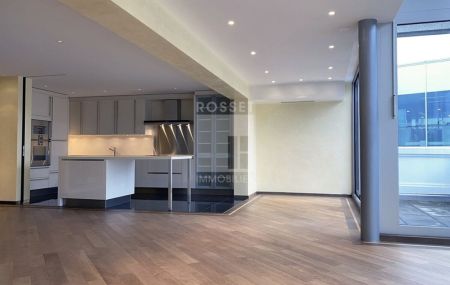 OPPORTUNITEE A SAISIR Appartement 5 pièces au 6ème étage - env. 127 m2 avec cachet.