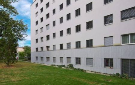 APPARTEMENT HLM Appartement de 5 pièces au 5ème étage d'env. 90m2