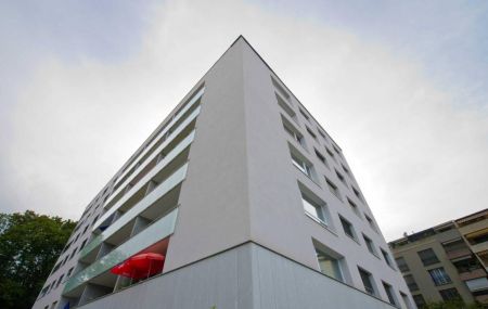 APPARTEMENT HLM Appartement de 5 pièces au 5ème étage d'env. 90m2