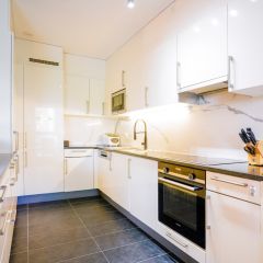 Appartement de 5 pièces au 2ème étage, avec ascenseur Appartement de 5 pièces au 2ème étage, avec ascenseur