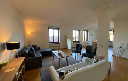 Magnifique appartement de 6 pièces à la Vieille Ville avec vue sur le lac et la Cathédrale