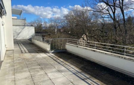 Magnifique appartement de 7 pièces en attique avec terrasse au Grand-Lancy