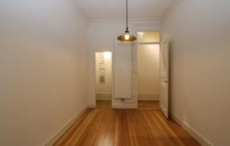 Appartement de 6 pièces avec balcon dans le quartier de Plainpalais