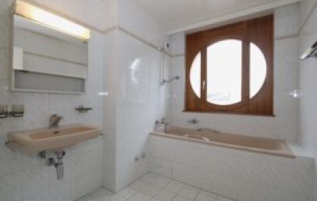 Appartement en attique de 5,5 pièces avec terrasse à Perly