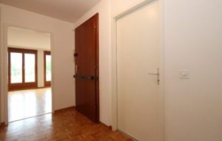 Appartement en attique de 5,5 pièces avec terrasse à Perly