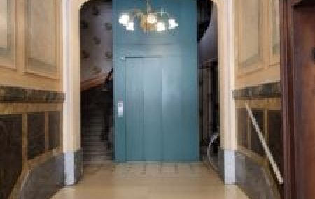 Appartement de 6 pièces avec balcon dans le quartier de Plainpalais