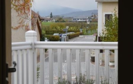 CHARMANTE MAISONNETTE DE VILLAGE AVEC JARDIN