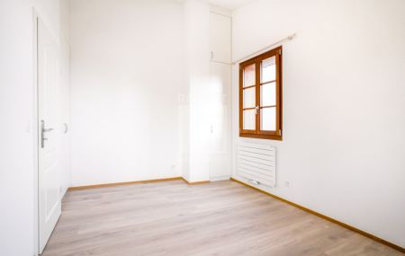 Maison mitoyenne de 8 pièces à louer à Plan-les-Ouates