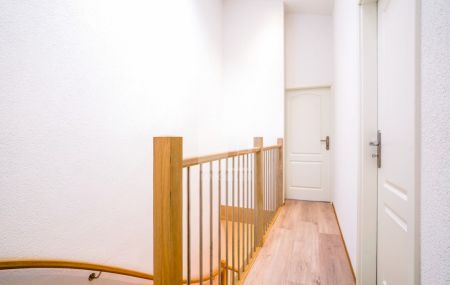 Maison mitoyenne de 8 pièces à louer à Plan-les-Ouates