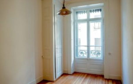 Appartement de 6 pièces avec balcon dans le quartier de Plainpalais