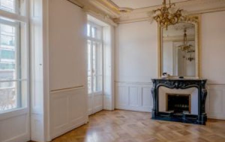 Appartement de 6 pièces avec balcon dans le quartier de Plainpalais